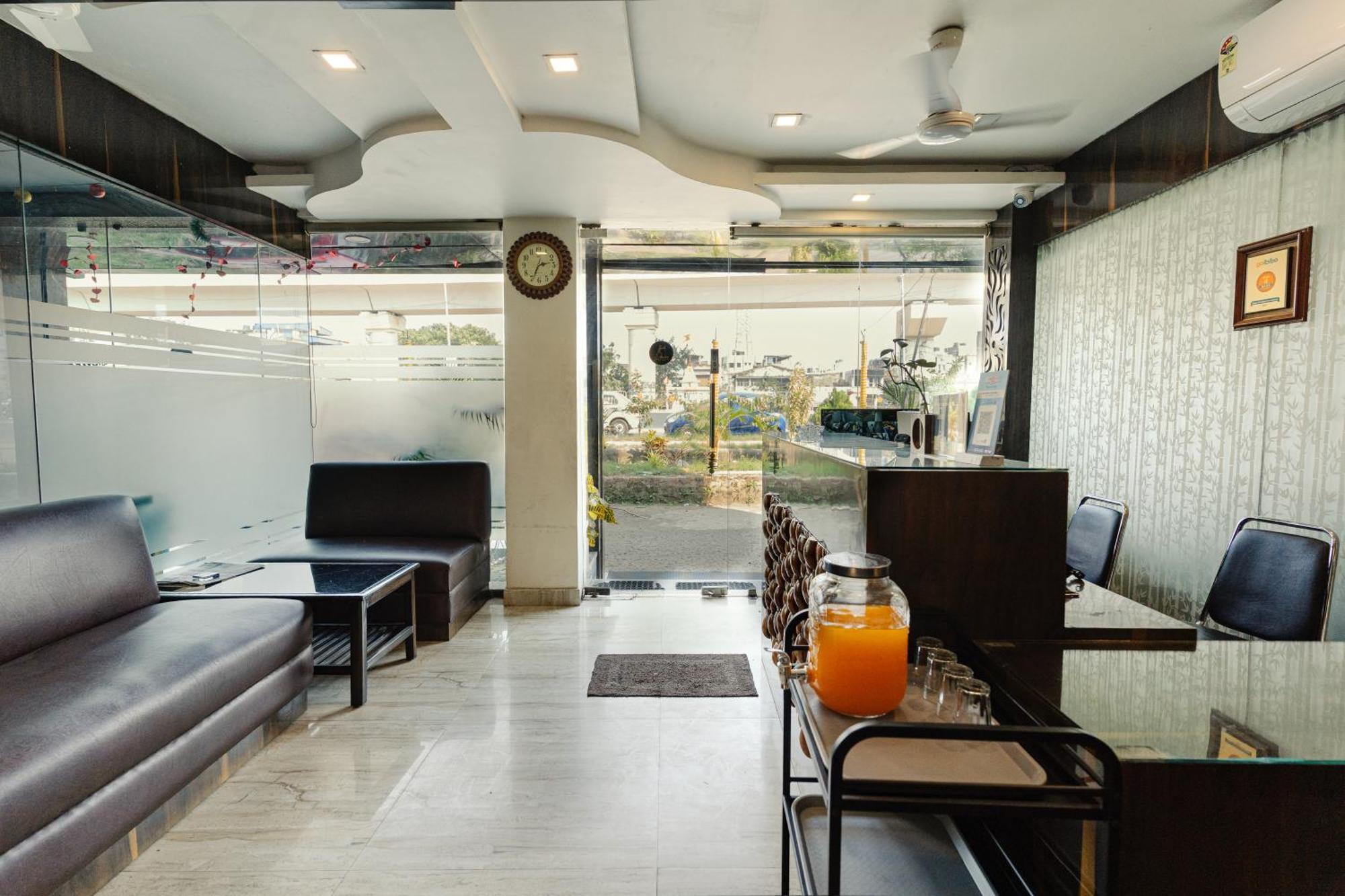Hotel Sheldon International Near Science City Колката Екстериор снимка
