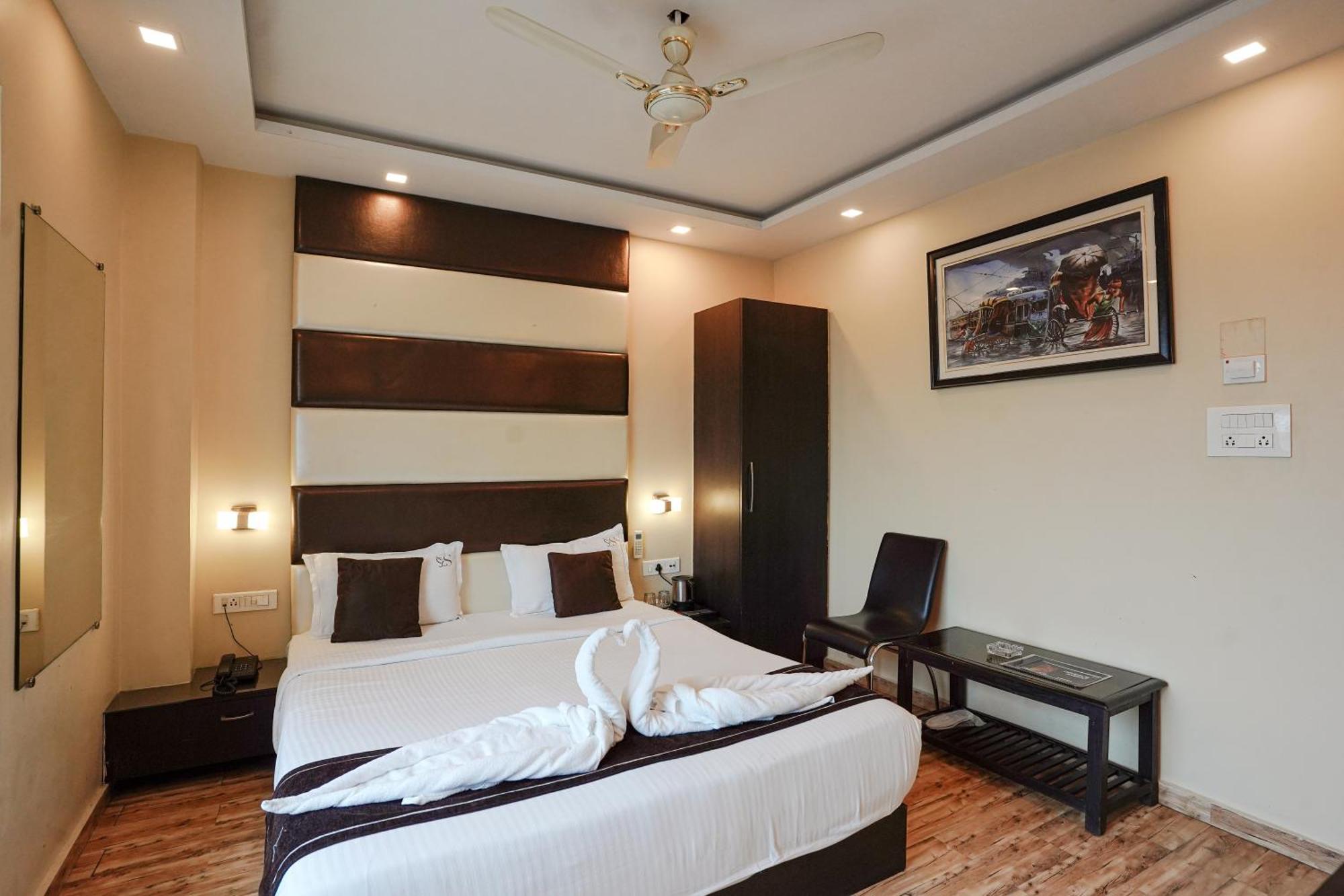 Hotel Sheldon International Near Science City Колката Екстериор снимка