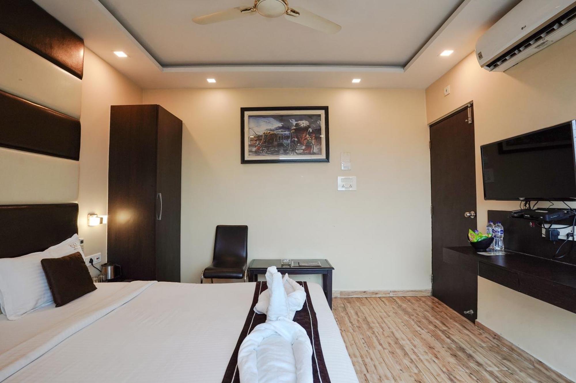 Hotel Sheldon International Near Science City Колката Екстериор снимка