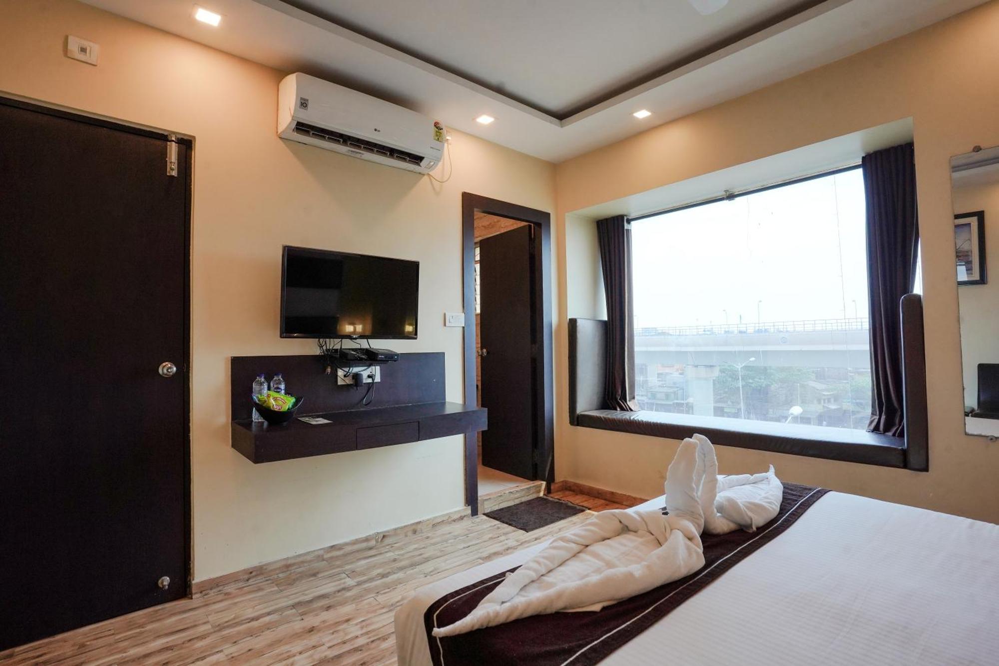 Hotel Sheldon International Near Science City Колката Екстериор снимка