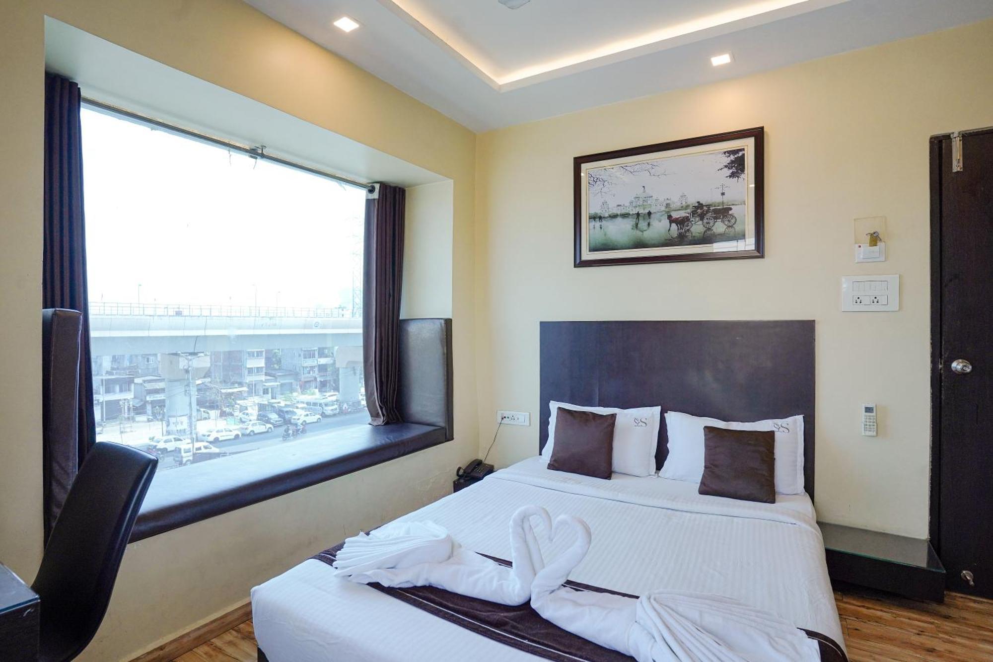 Hotel Sheldon International Near Science City Колката Екстериор снимка
