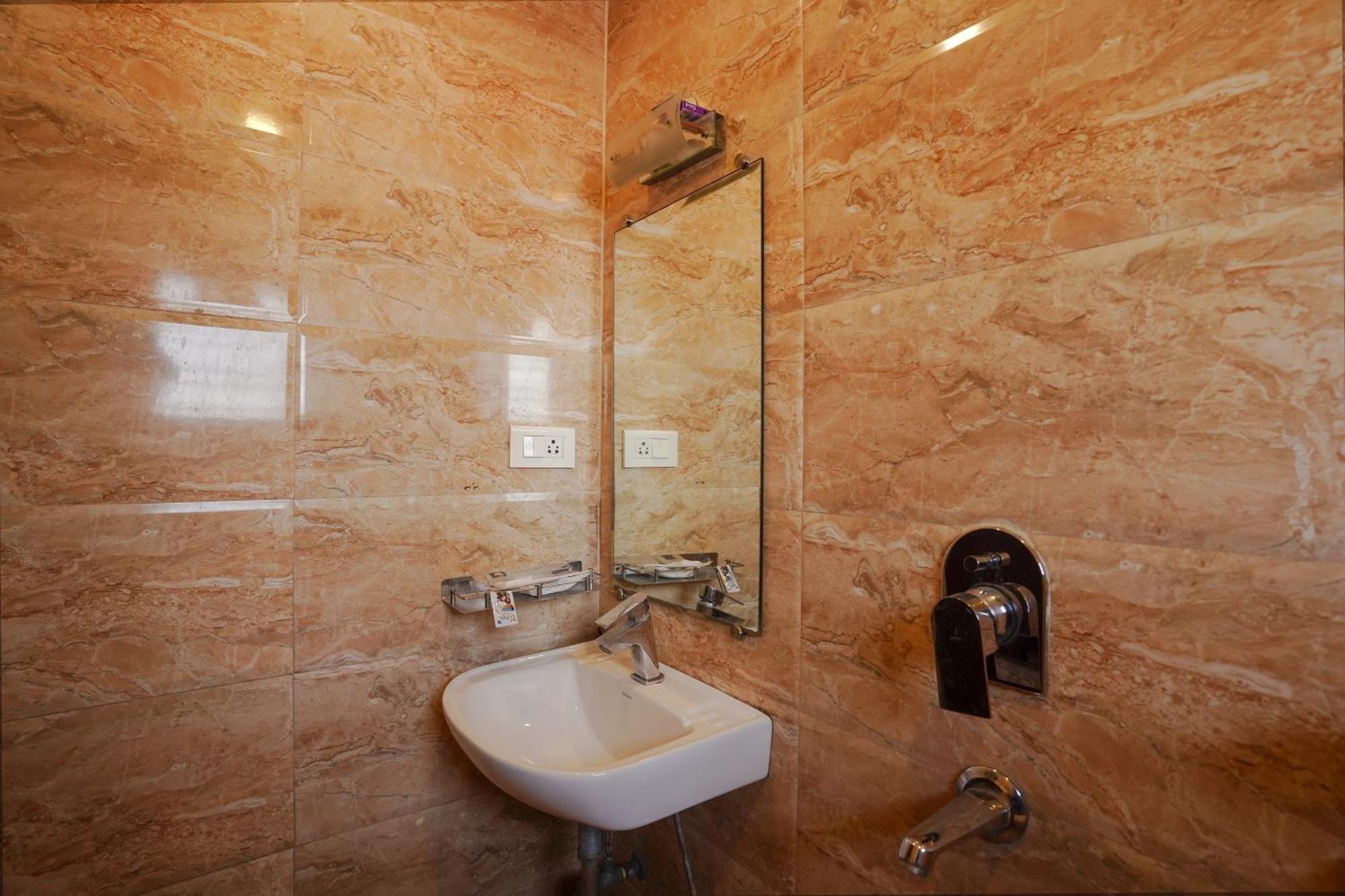 Hotel Sheldon International Near Science City Колката Екстериор снимка