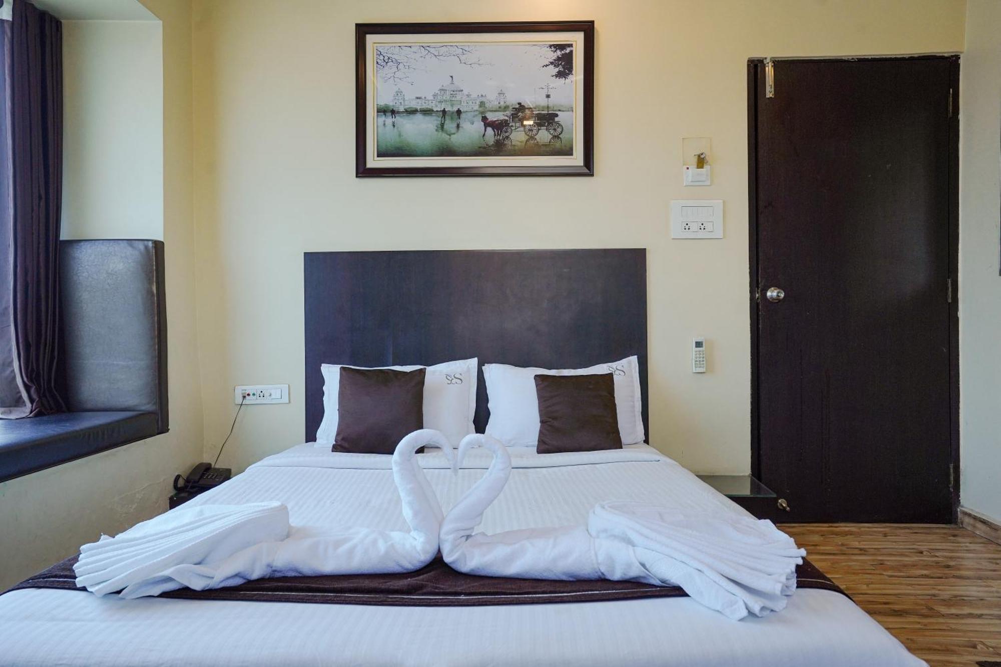 Hotel Sheldon International Near Science City Колката Екстериор снимка