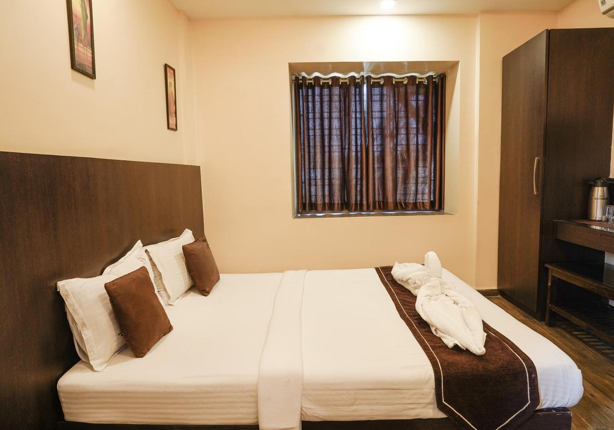 Hotel Sheldon International Near Science City Колката Екстериор снимка