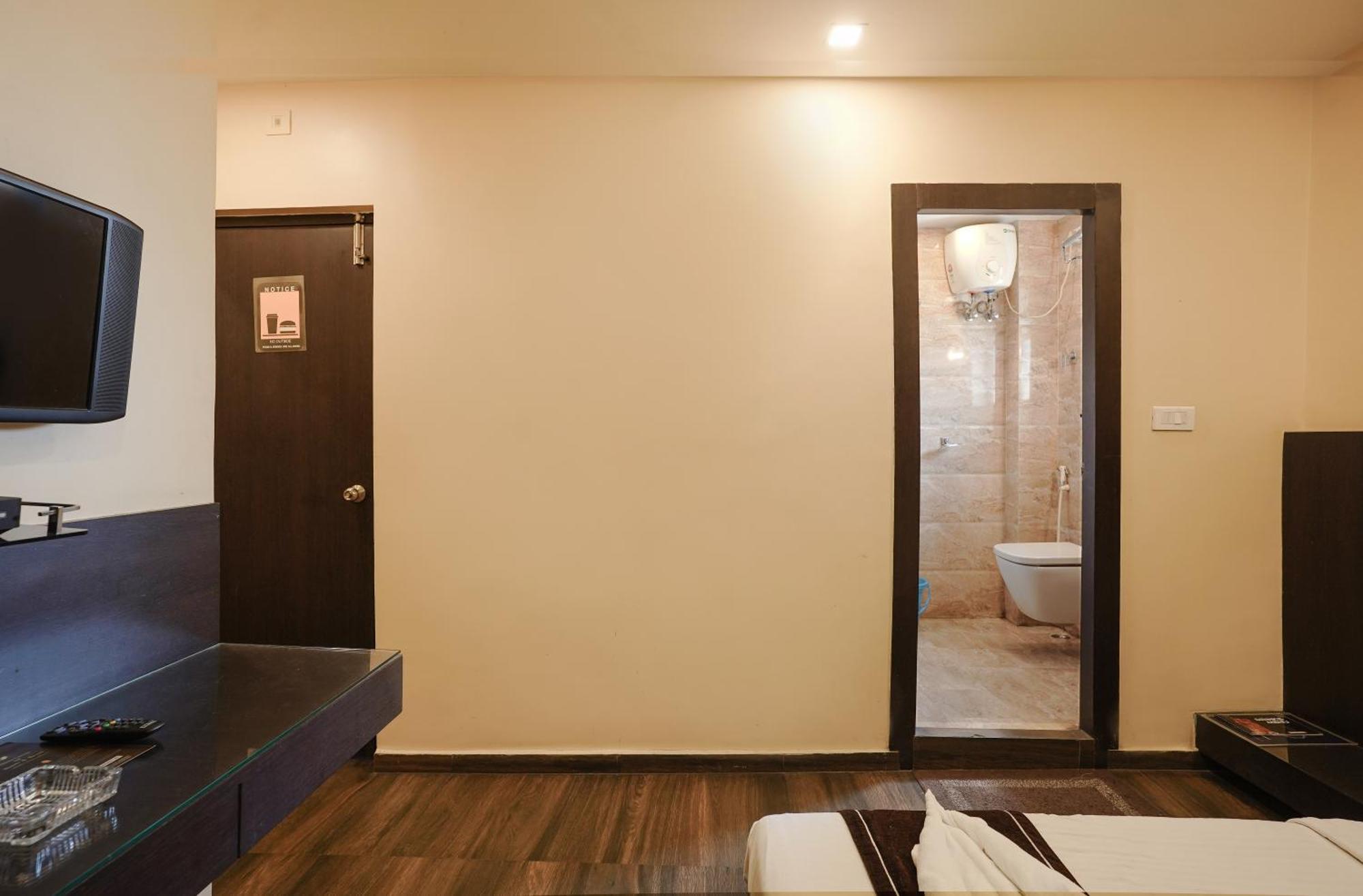 Hotel Sheldon International Near Science City Колката Екстериор снимка