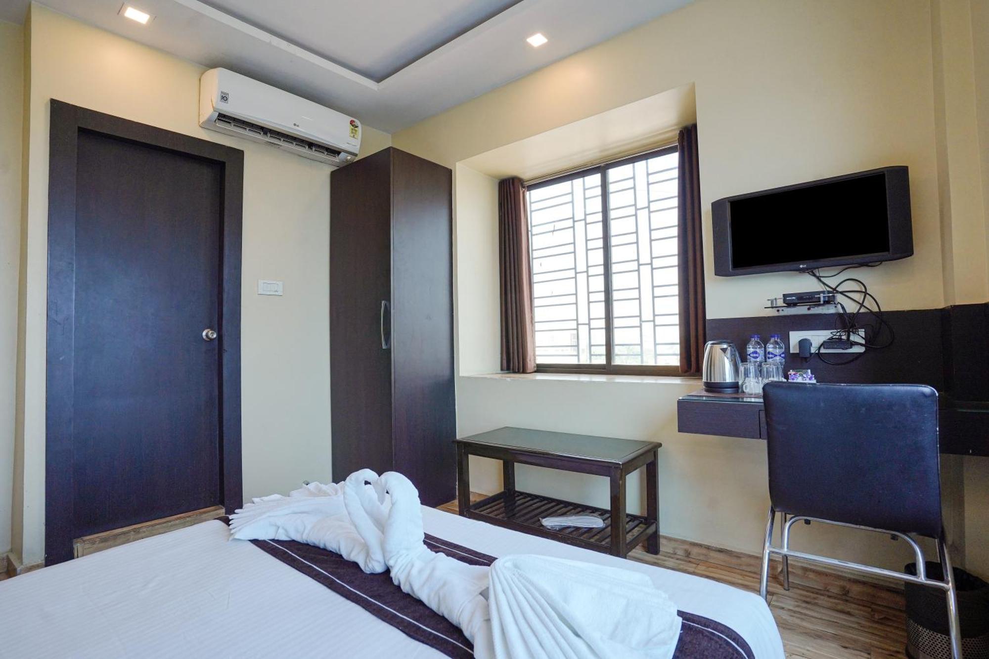 Hotel Sheldon International Near Science City Колката Екстериор снимка