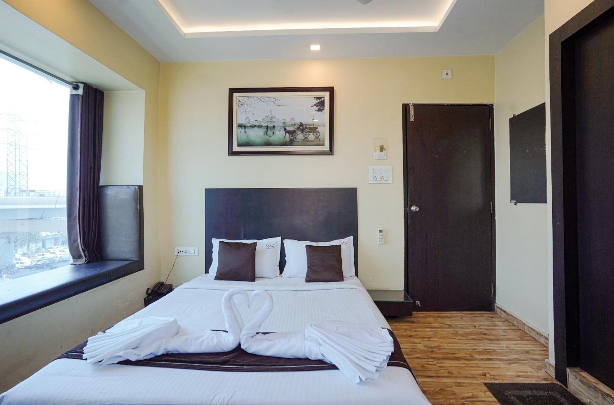 Hotel Sheldon International Near Science City Колката Екстериор снимка