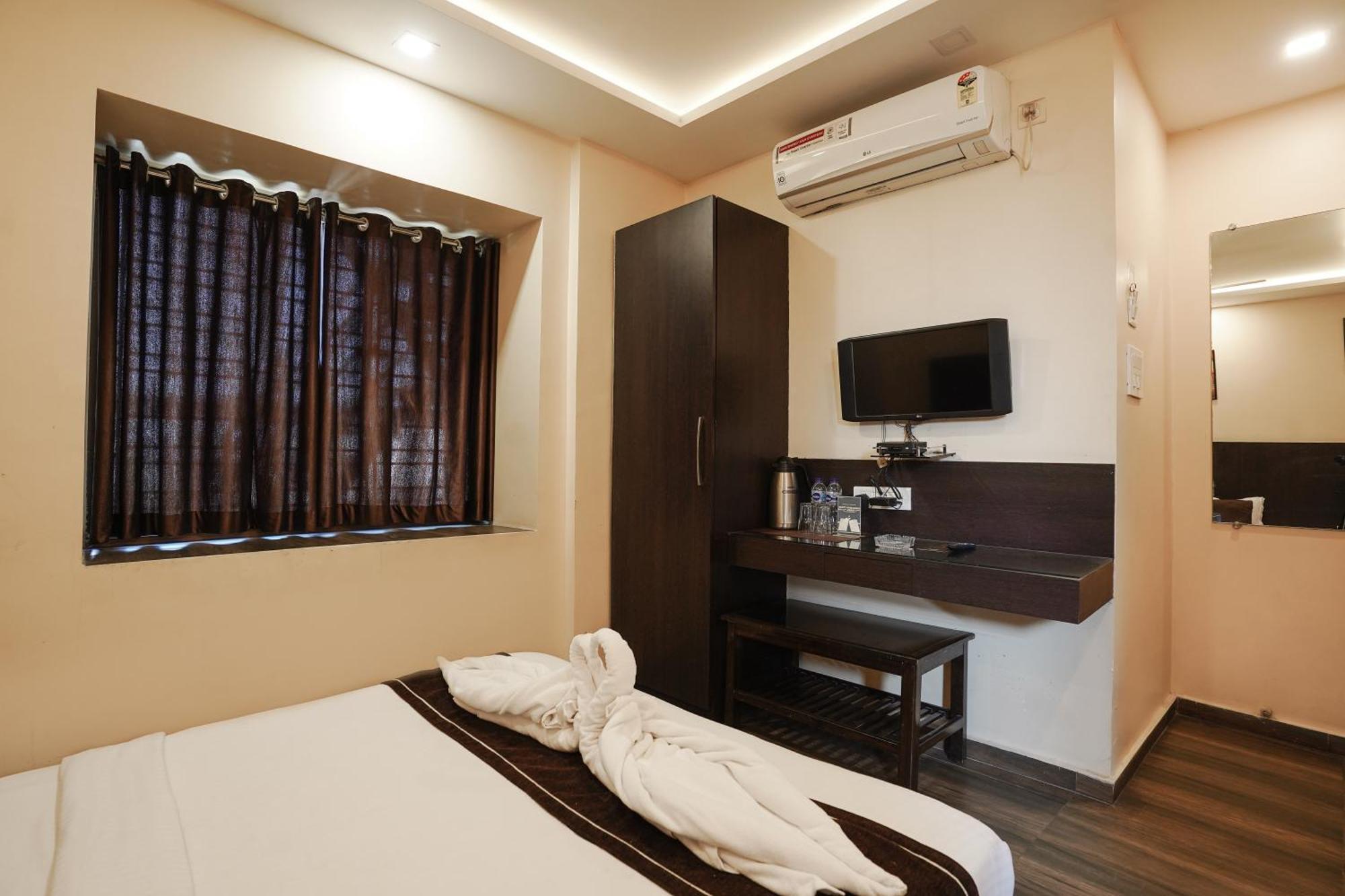 Hotel Sheldon International Near Science City Колката Екстериор снимка
